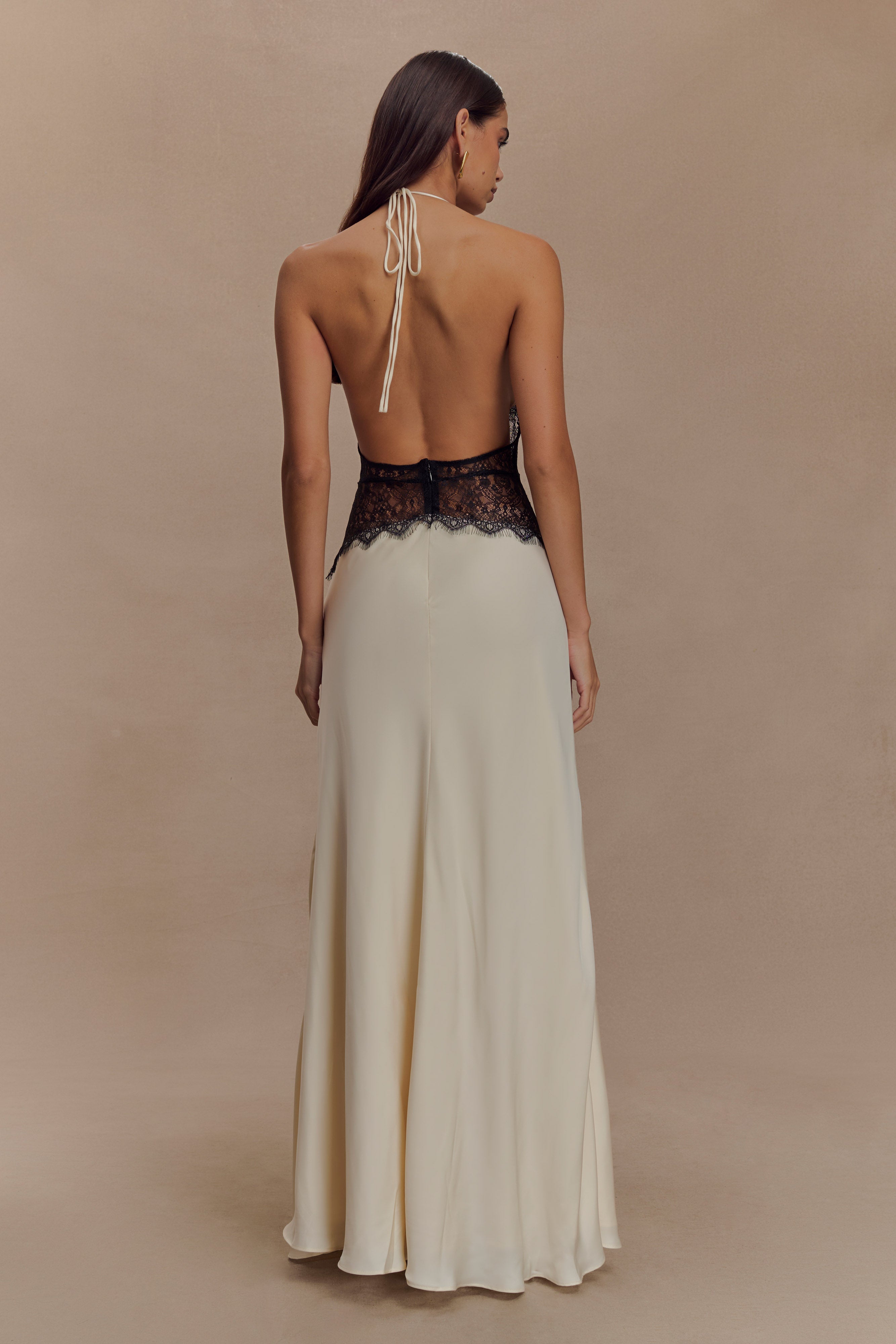 Kalira – Rochie Maxi Damă Elegantă din Satin cu Dantelă Roz