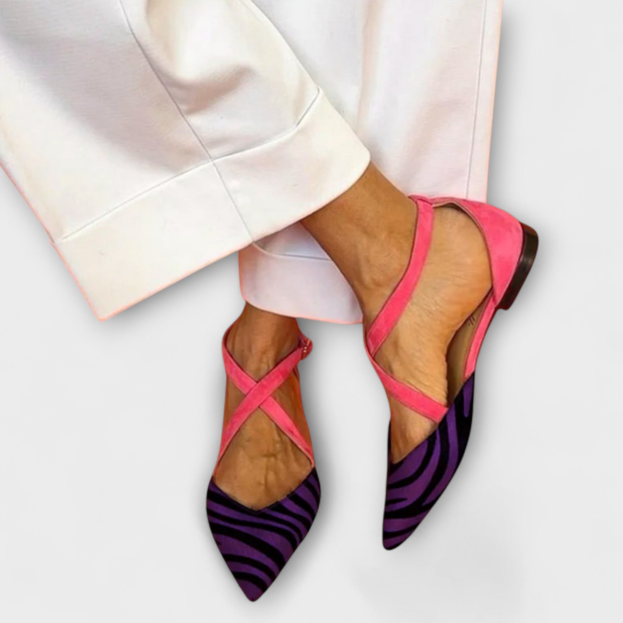 Fenna – Mocasini Clasici din Piele cu Imprimeu Zebra și Accente Fuchsia