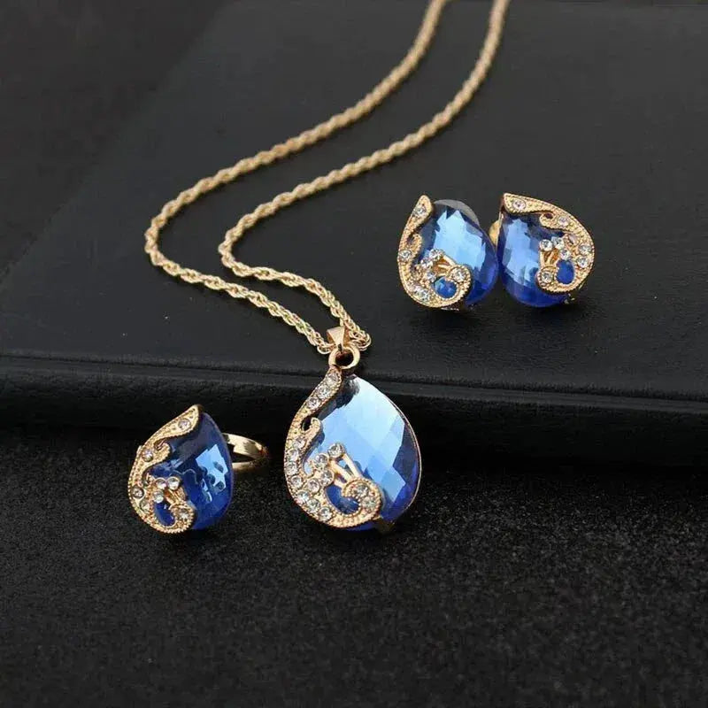 Colier cu Cristale Albastre + Set de Cercei cu Cristale Albastre în Aur
