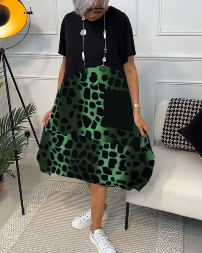 Allison - Rochie Midi cu Mâneci Scurte și Imprimare Leopard