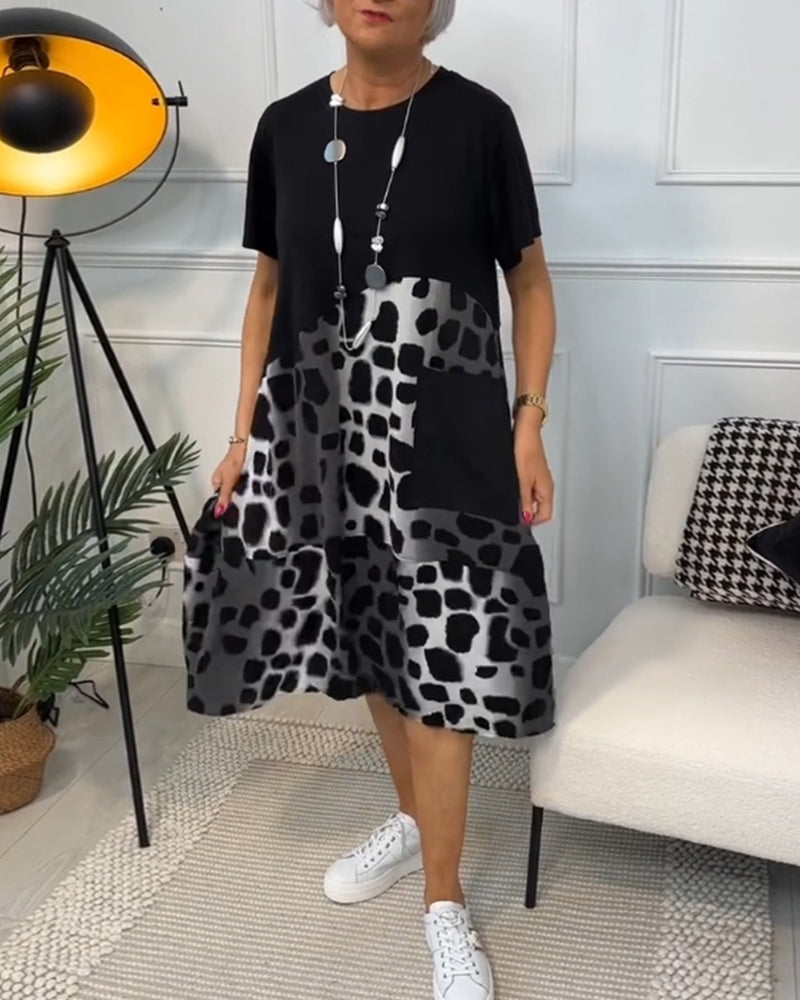 Allison - Rochie Midi cu Mâneci Scurte și Imprimare Leopard