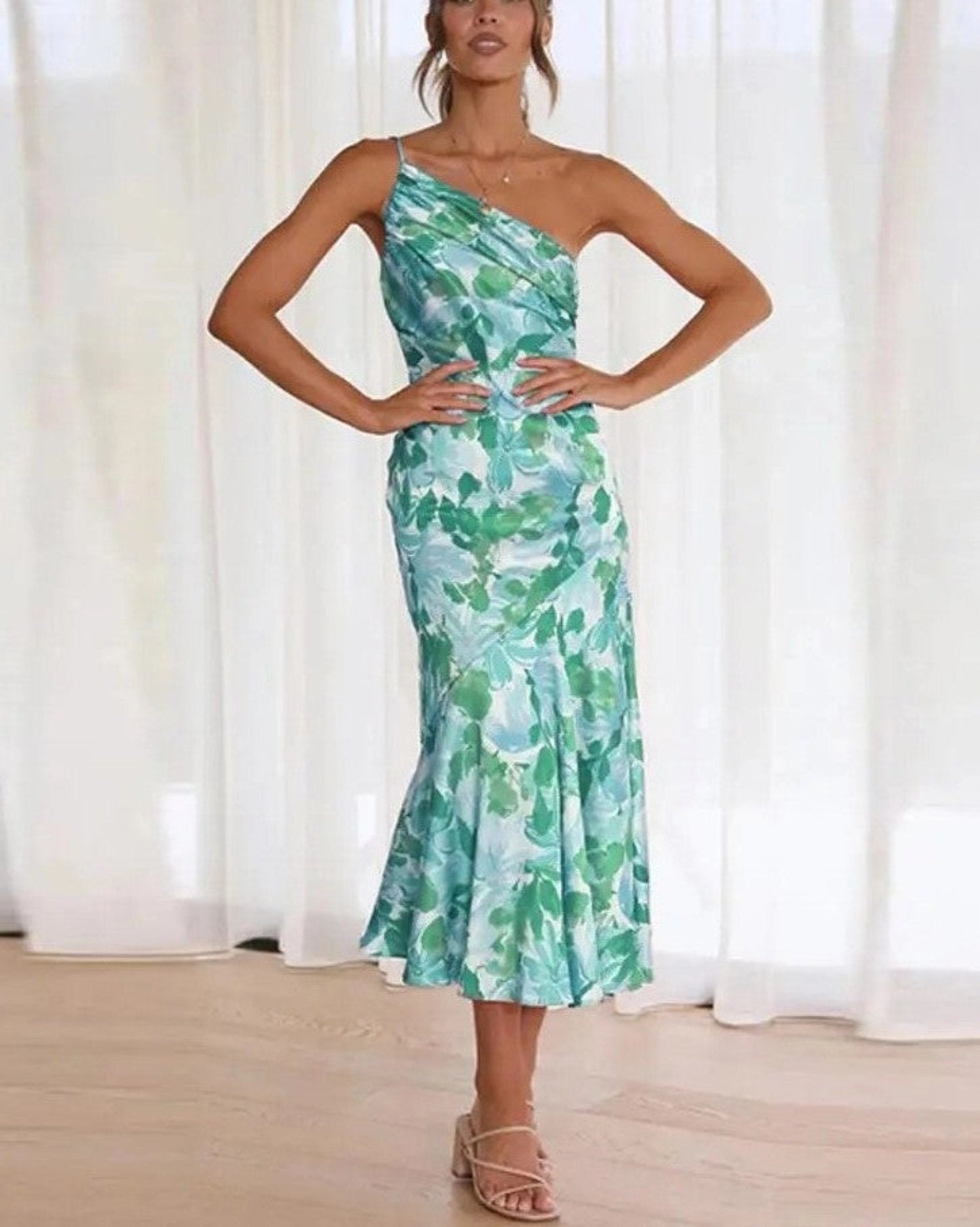 Viktoria™ | Rochie maxi asimetrică cu model floral