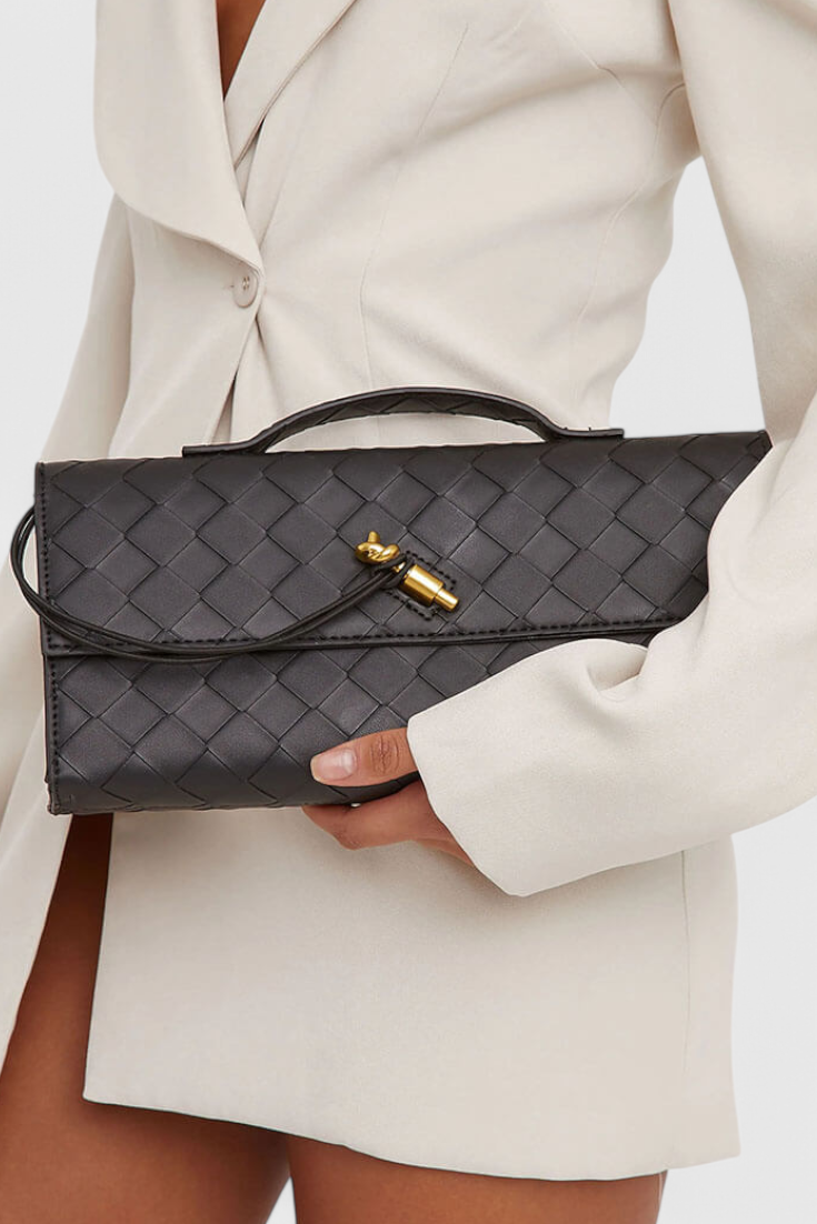 Clutch Melanie cu Detaliu Nod de Aur