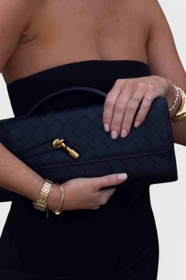 Clutch Melanie cu Detaliu Nod de Aur