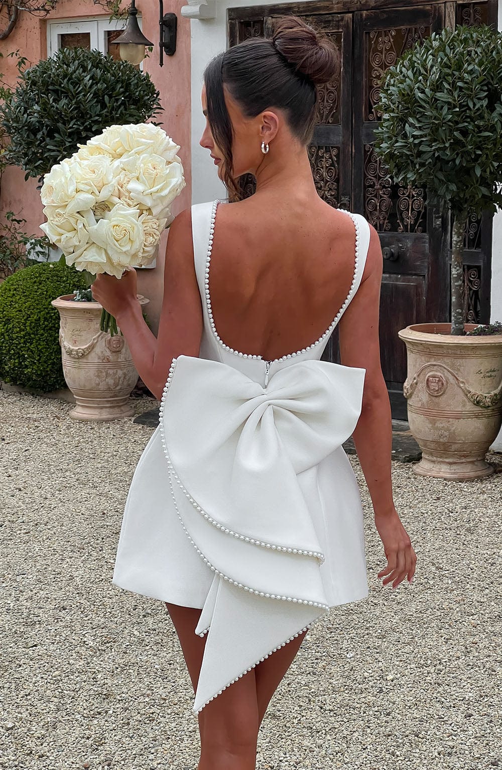 Elle – Rochie Mini de Damă cu Fundă și Perle