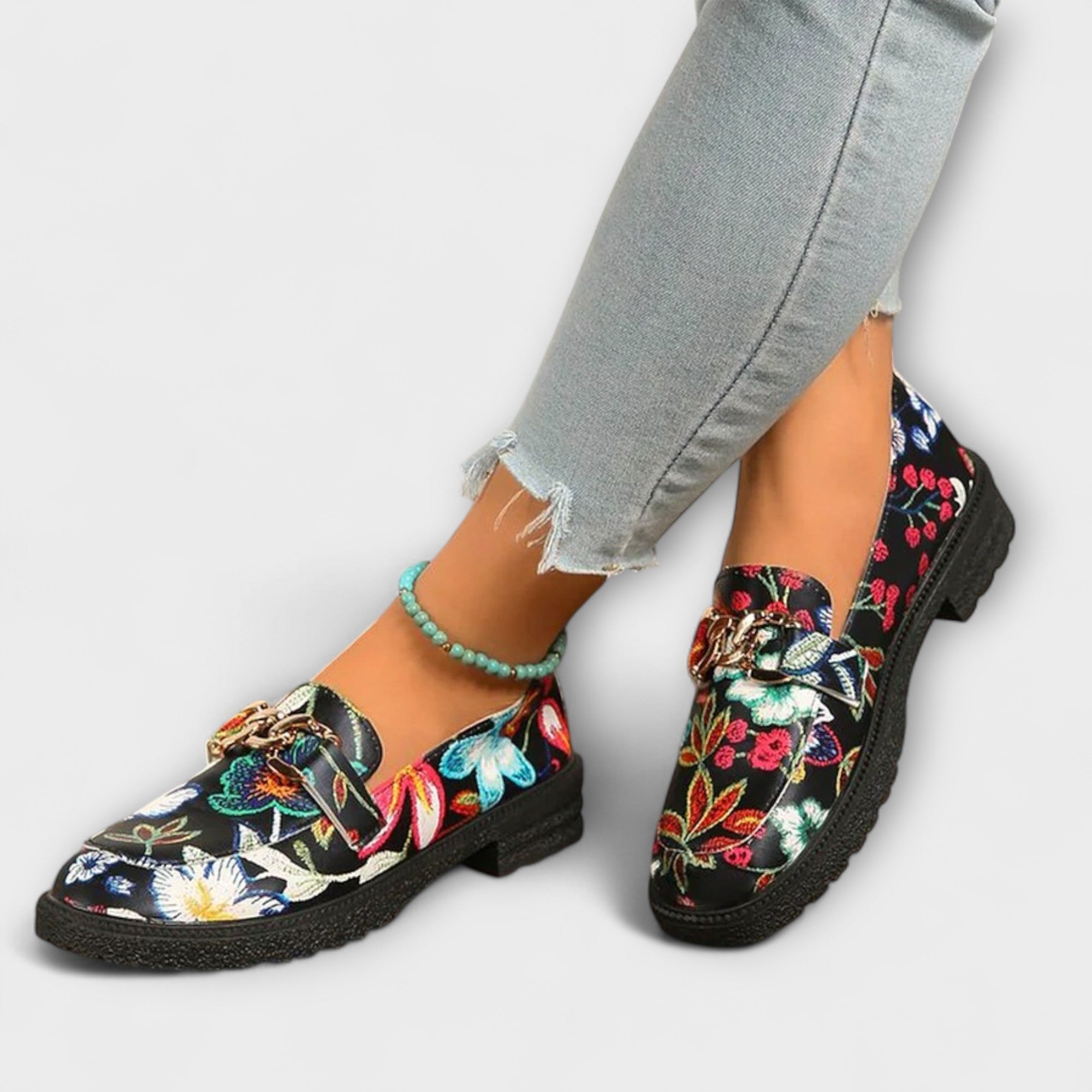 Orla – Pantofi de Damă cu Model Floral Colorat Elegant
