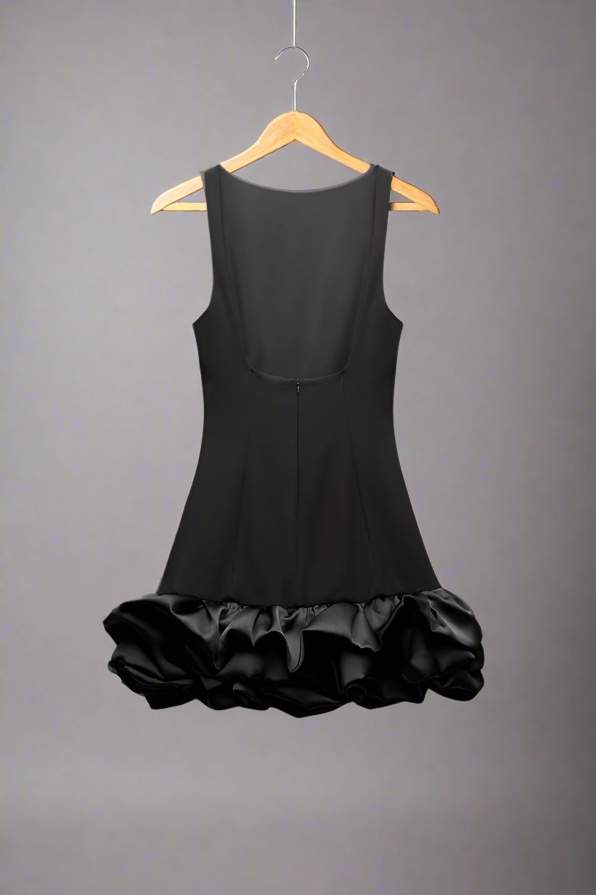 Eleganza – Rochie Mini de Damă cu Volane și Pliuri