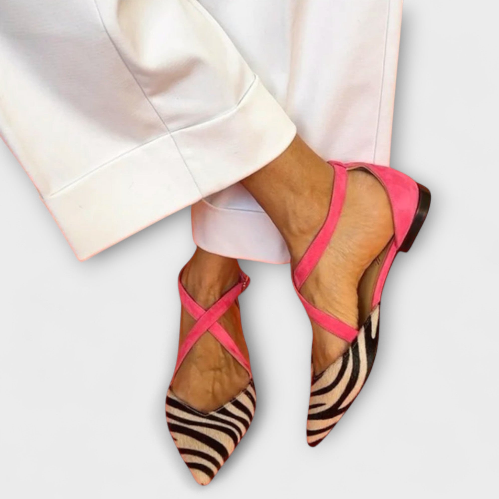 Fenna – Mocasini Clasici din Piele cu Imprimeu Zebra și Accente Fuchsia
