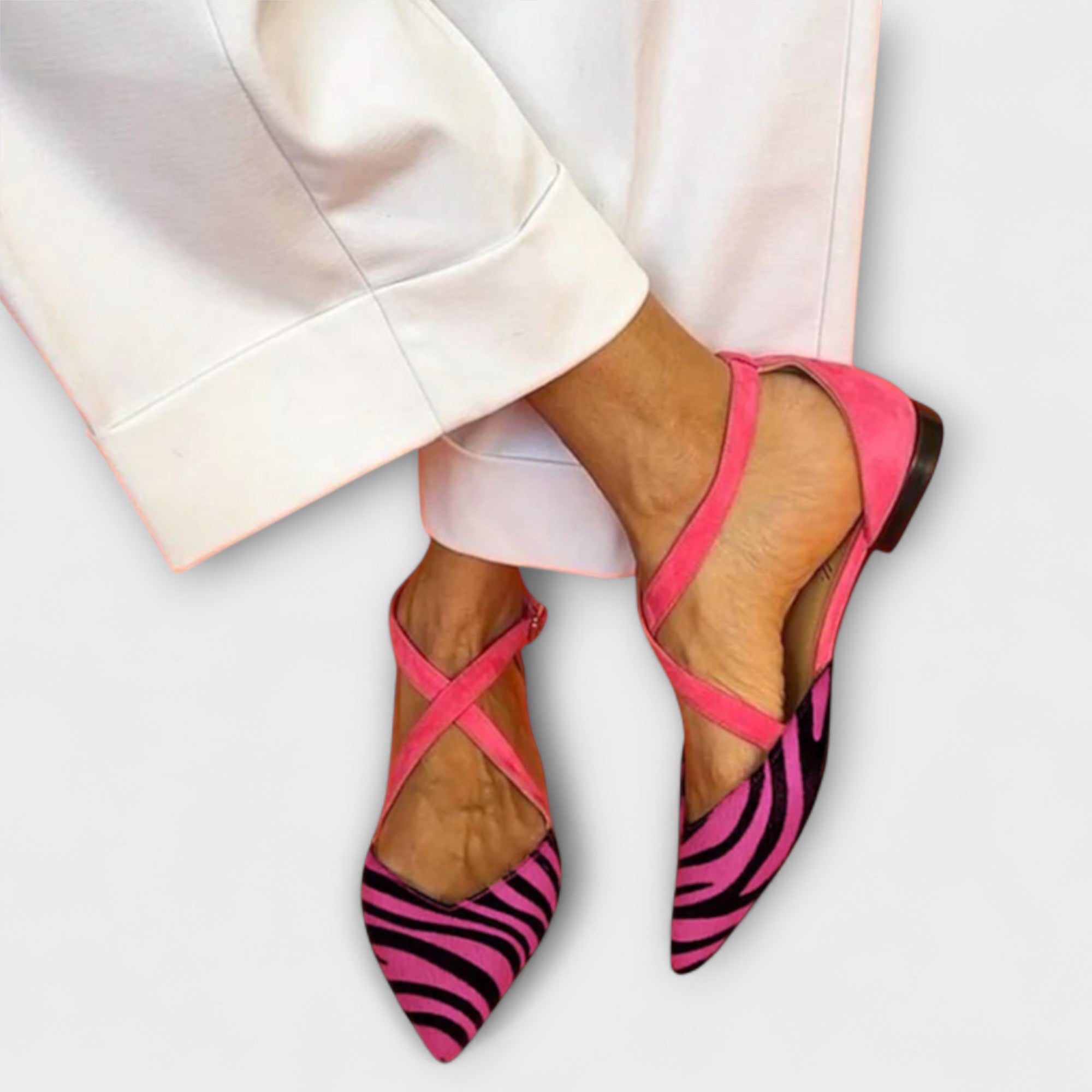 Fenna – Mocasini Clasici din Piele cu Imprimeu Zebra și Accente Fuchsia