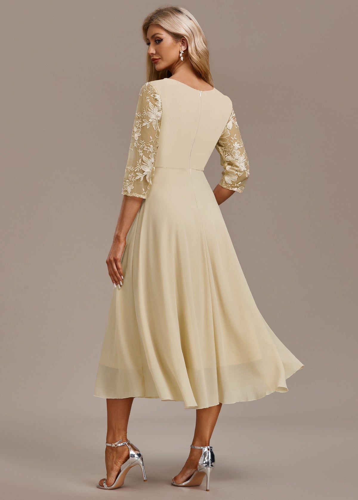 Karla™ | Rochie cu broderie Champagne, mânecă 3/4, gât rotund
