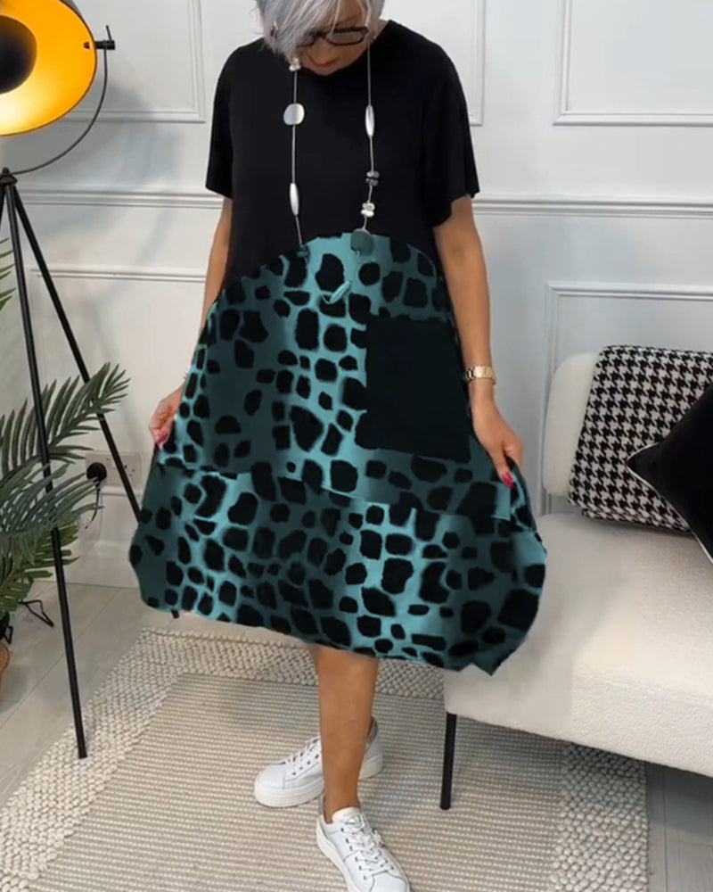 Allison - Rochie Midi cu Mâneci Scurte și Imprimare Leopard