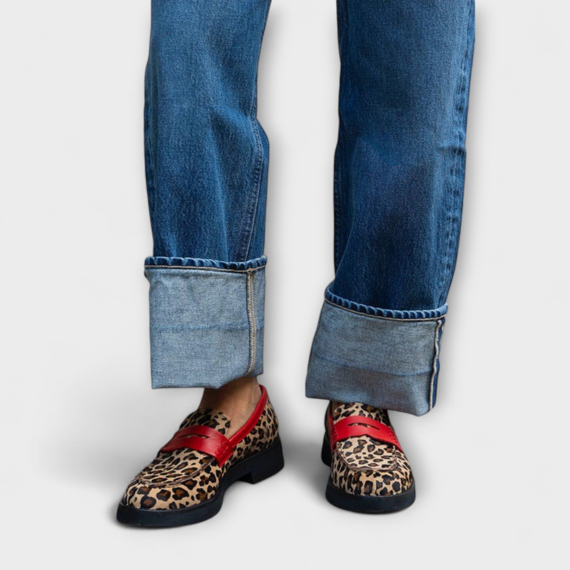 Liora – Geantă elegantă pentru câini cu imprimeu leopar, cu nas rotund pentru un aspect trendy și chic