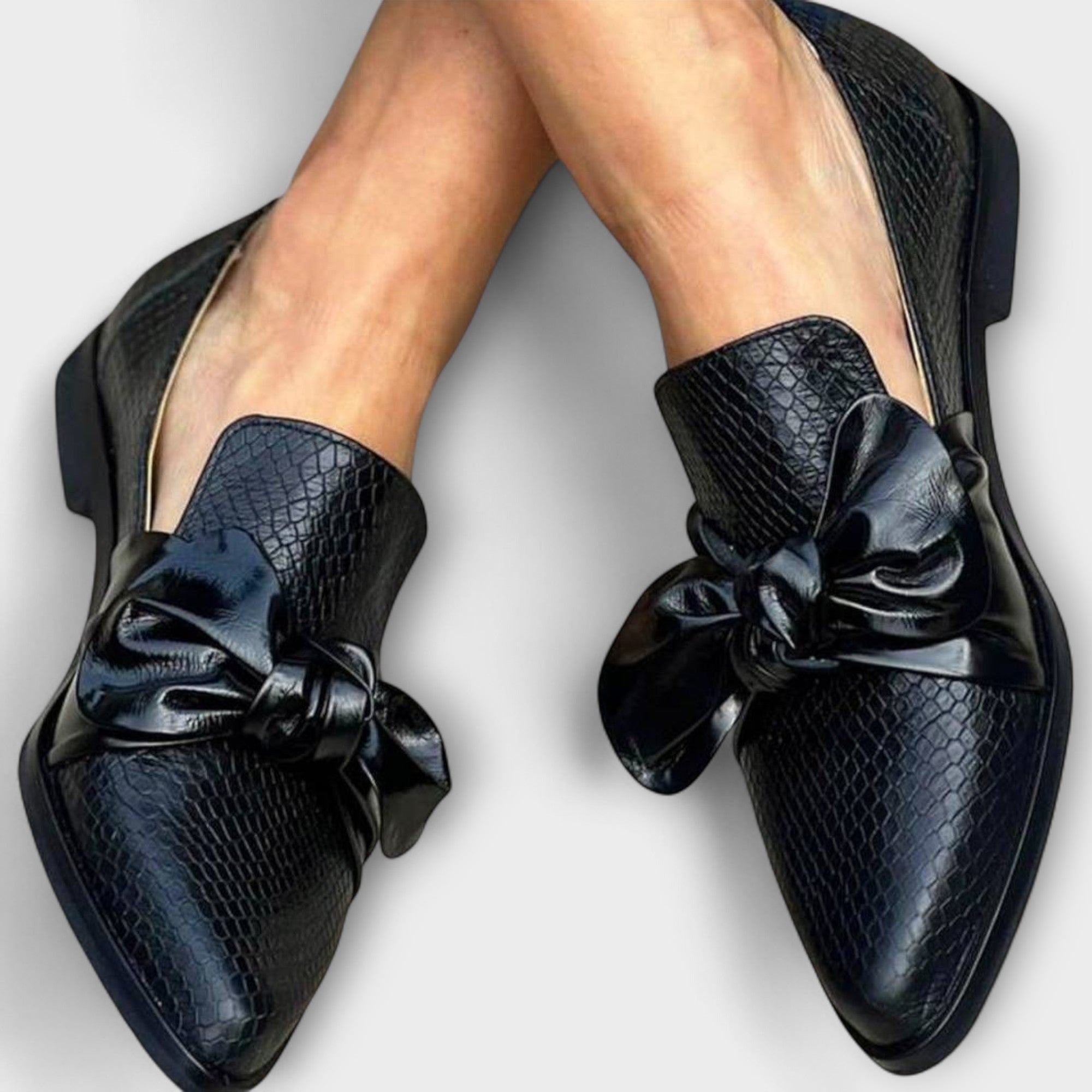 ClaudiA - Loafers Eleganți și Trendy cu Decorațiune Unică Schnauzer pentru un Aspect Sofisticat