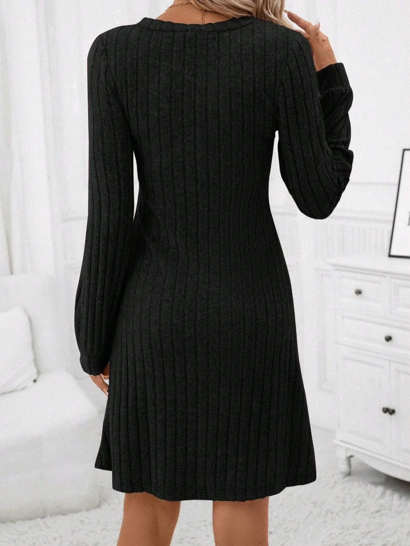 Mia – Rochie de Damă Elegantă cu Mâneci Lungi și Croială Confortabilă