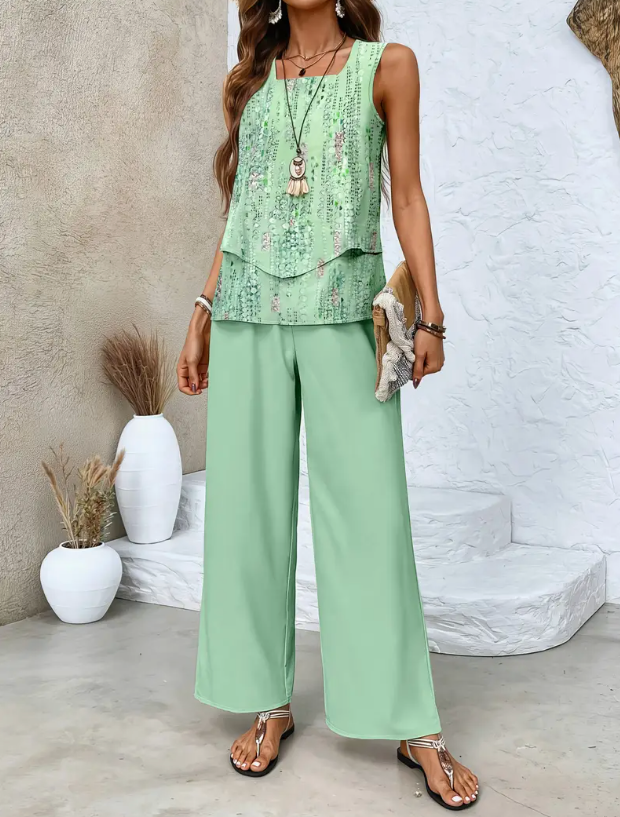 Belinda | Set elegant din două piese" can be rewritten as "Belinda | Elegant Two-Piece Set.