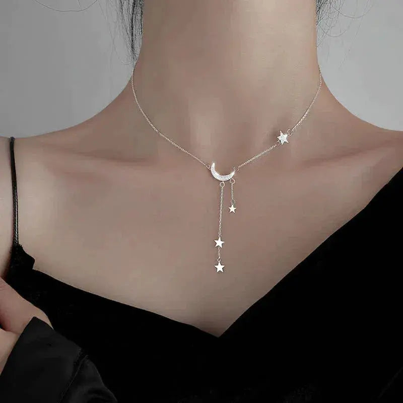 Colier Elegant din Argint cu Lună și Stele