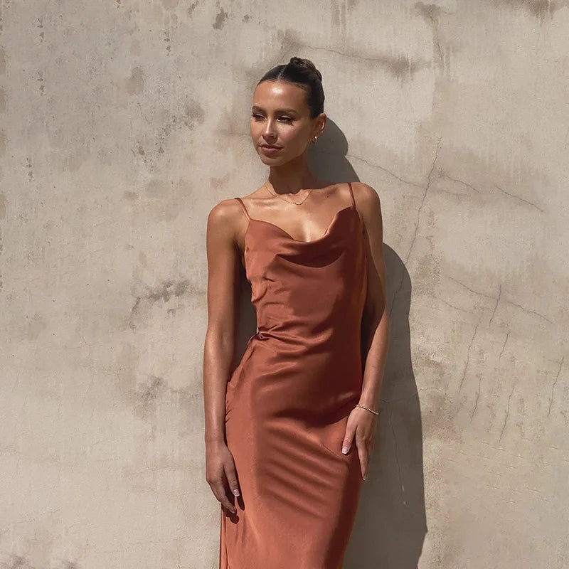 Daira – Rochie Lungă de Damă Elegantă din Satin