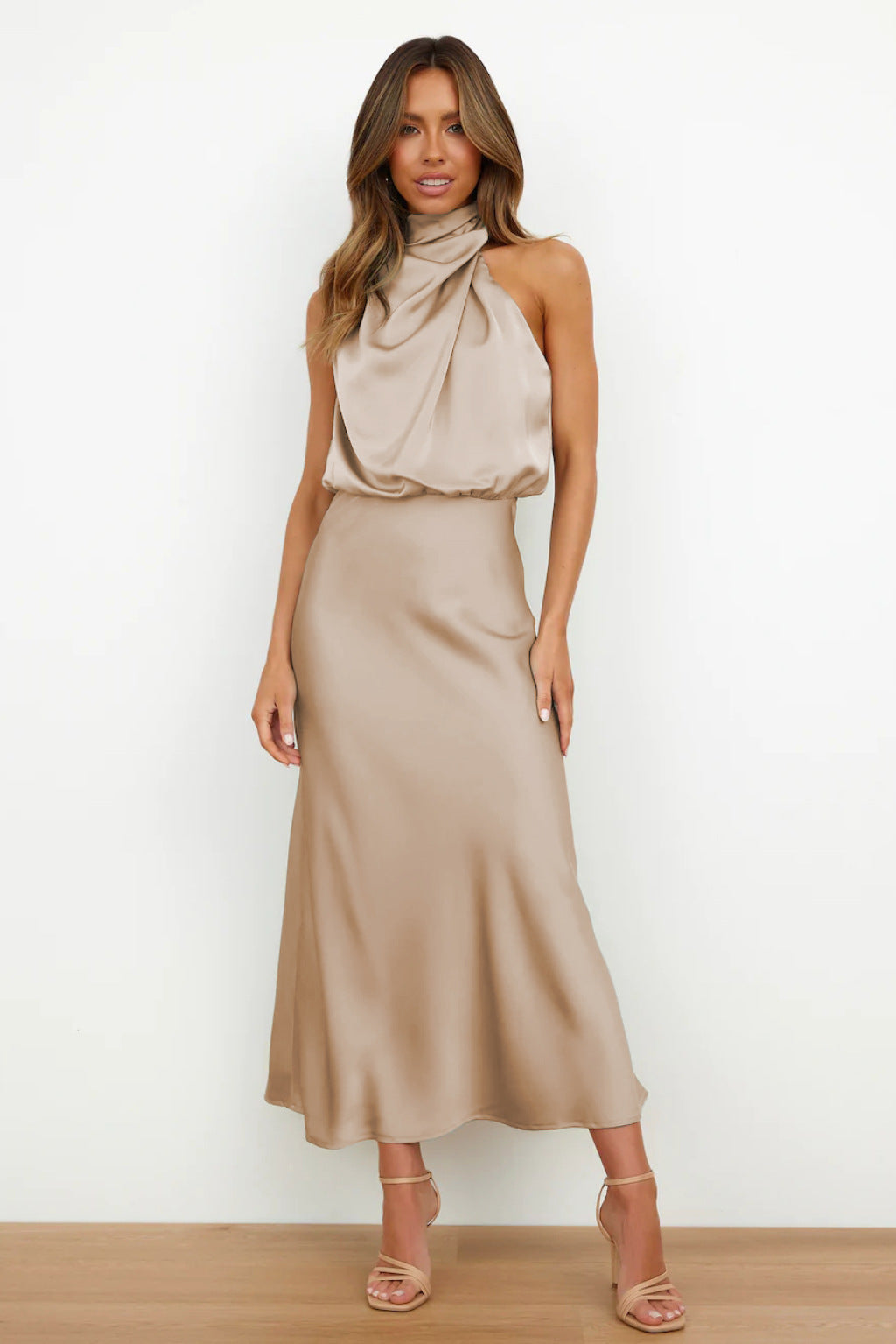 Helena – Rochie Lungă Satin Elegantă cu Decolteu la Gât, Culori Variate