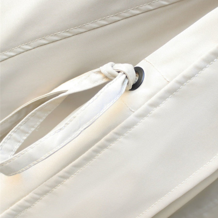 Alva – Jachetă de Damă Elegantă Impermeabilă cu Protecție Vânt