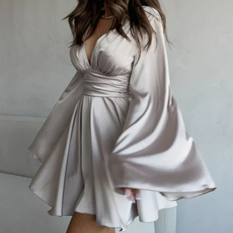 Darla – Rochie de Damă Elegantă Satinată cu Mâneci Largi