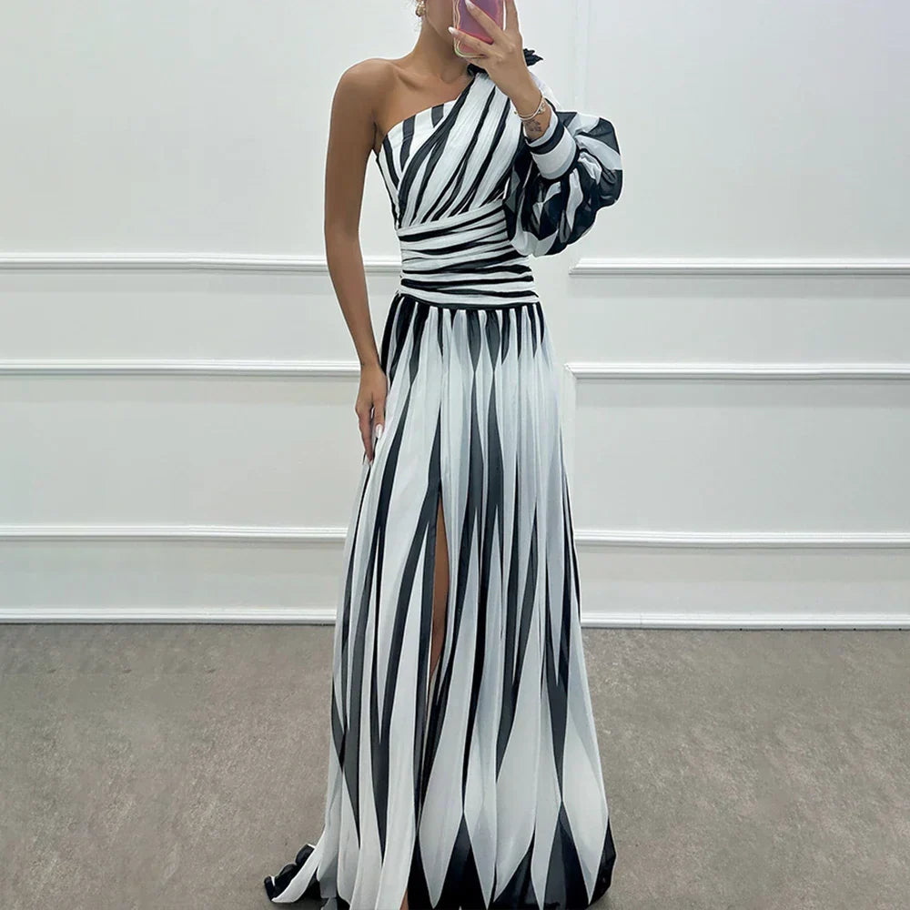 Liva – Rochie de Vară Damă, Material Respirabil și Croi Elegant