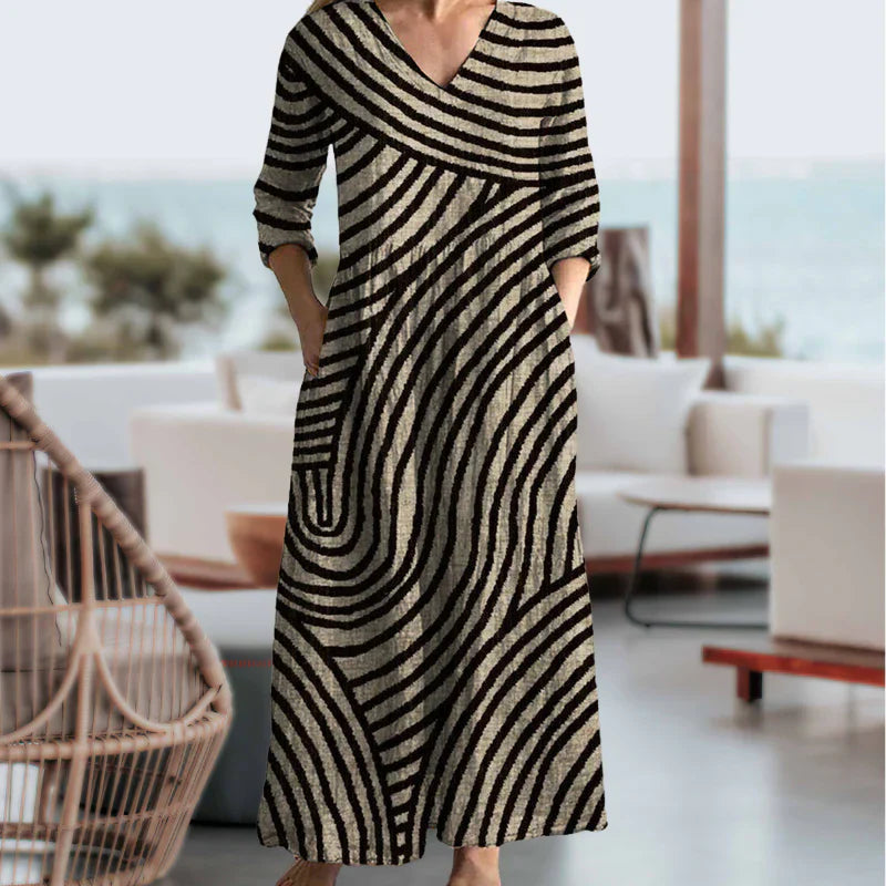 "Kyla | Rochie Maxi Vintage cu Dungi" can be rewritten as "Rochie Maxi Vintage cu Dungi Kyla".