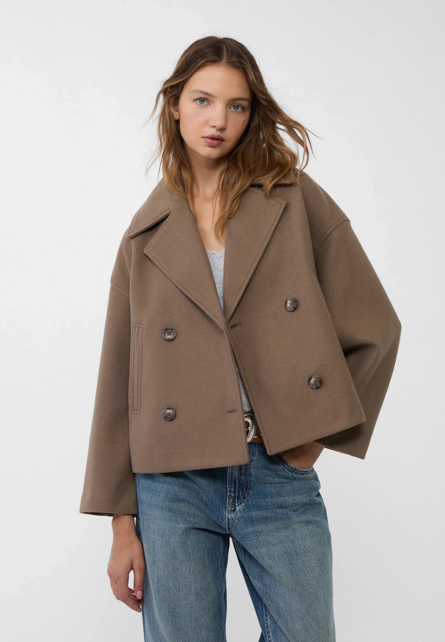 Stella – Blazer de Damă Elegant Cropped cu Rever Ascuțit