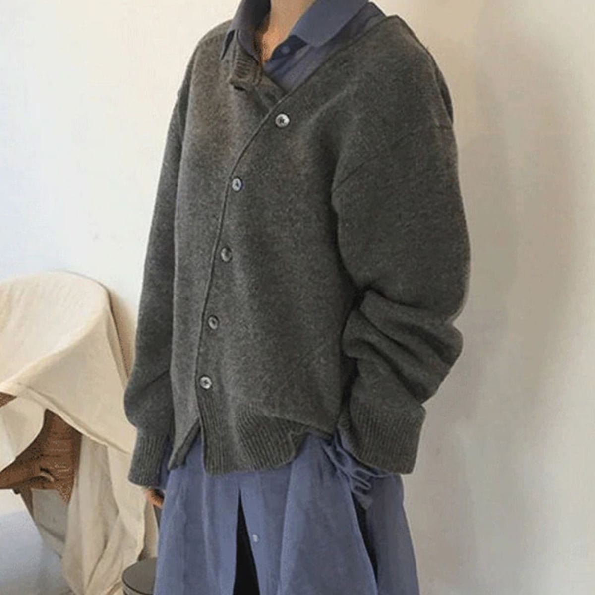 Celine - Vestă Fashionabilă Cu Detalii Sofisticate La Butoane Și Confort Optim