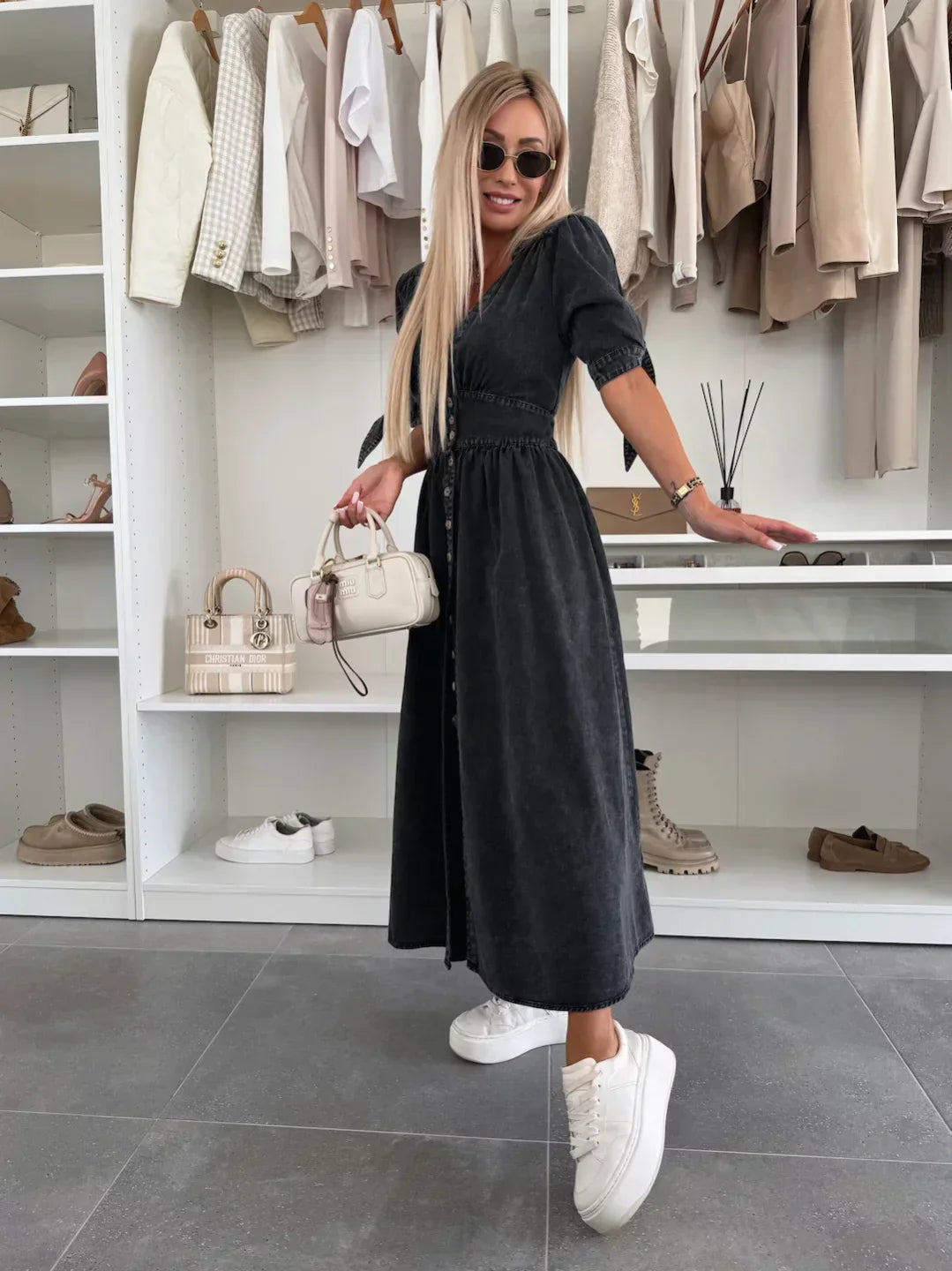 Luise – Rochie de Damă Denim Elegantă cu Detalii Strălucitoare