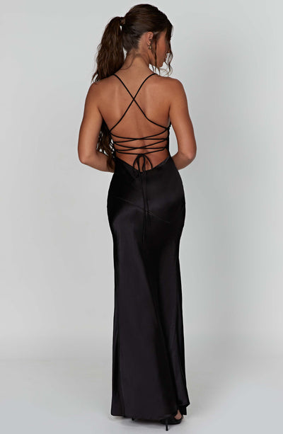 Amara – Rochie de Damă Maxi Satin Elegantă cu Fisură