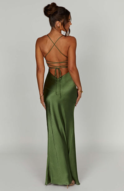 Amara – Rochie de Damă Maxi Satin Elegantă cu Fisură