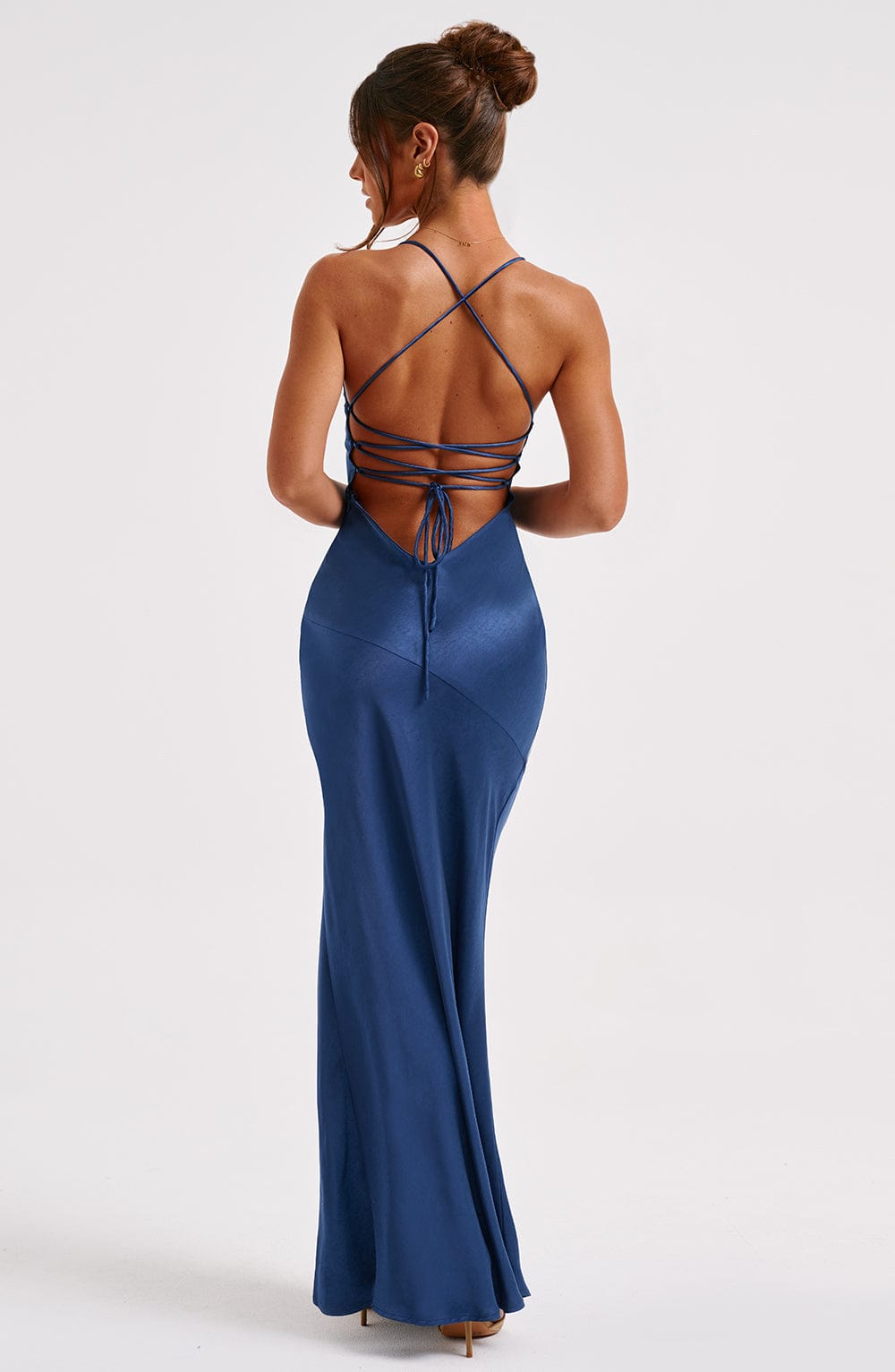 Amara – Rochie de Damă Maxi Satin Elegantă cu Fisură