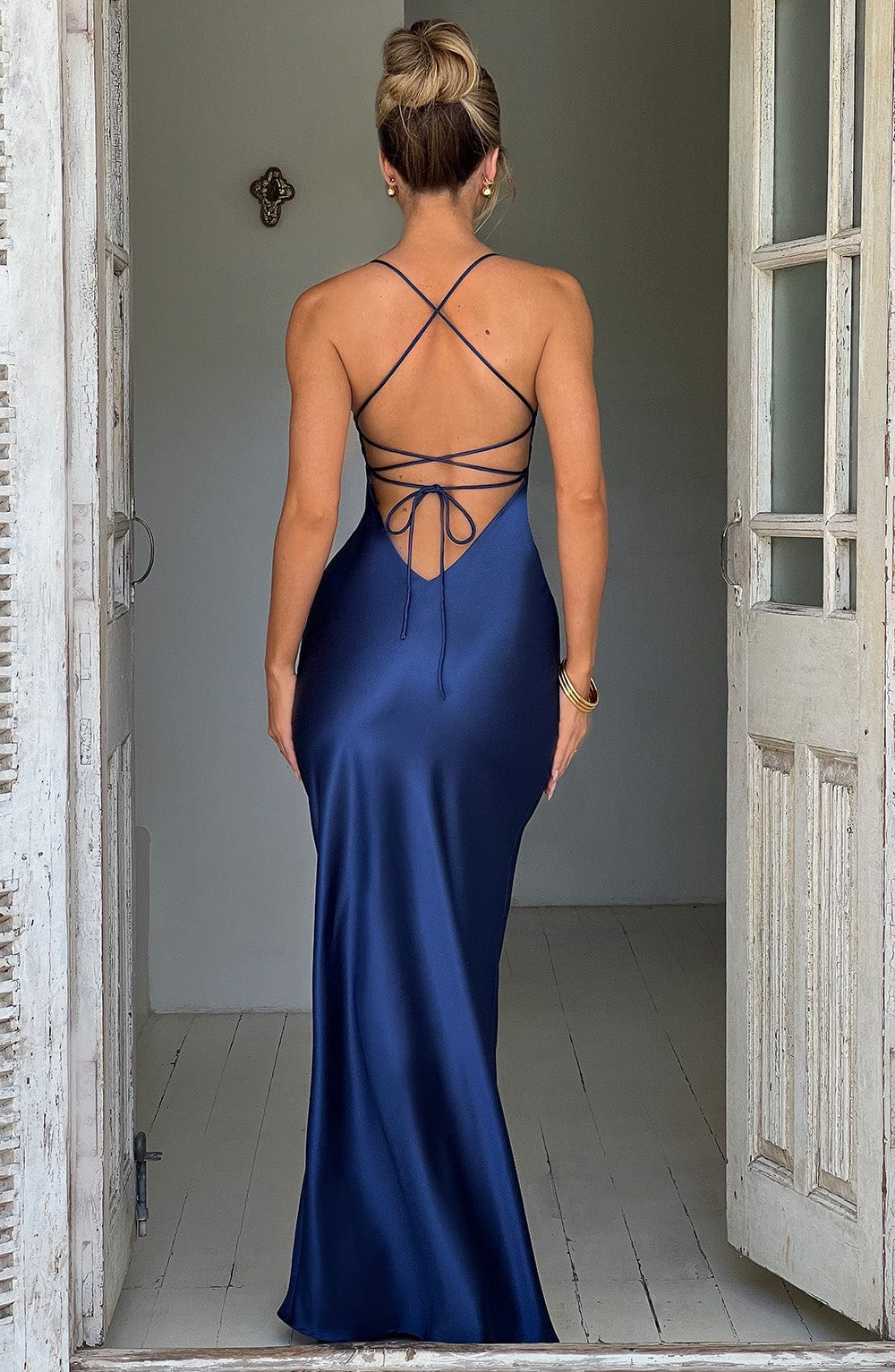 Meliva – Rochie Maxi de Damă cu Decolteu Înalt Satinată
