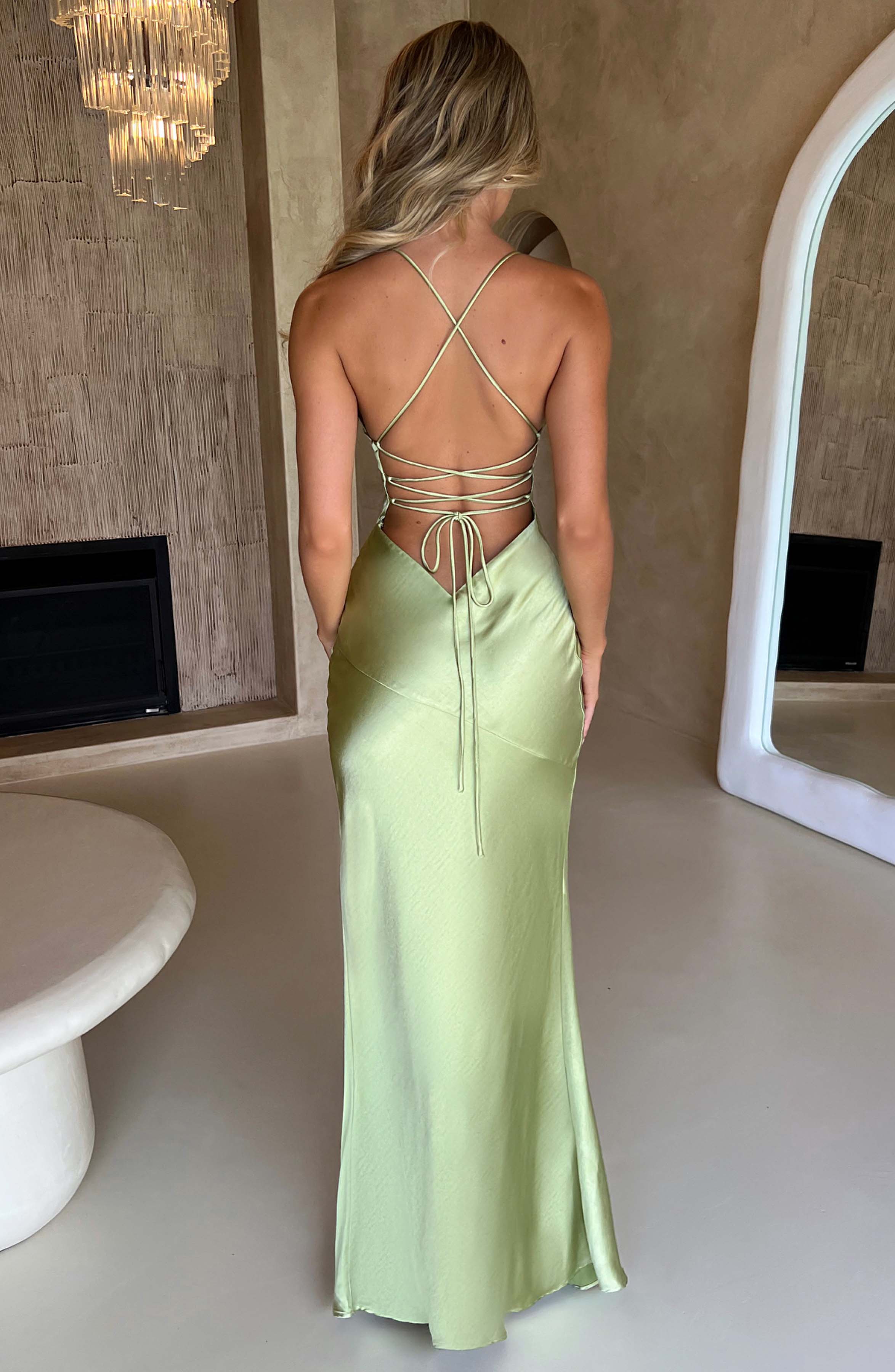 Meliva – Rochie Maxi de Damă cu Decolteu Înalt Satinată