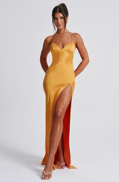 Amara – Rochie de Damă Maxi Satin Elegantă cu Fisură
