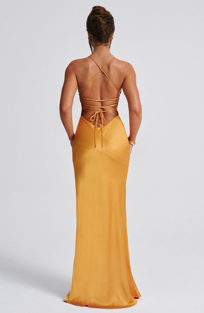 Amara – Rochie de Damă Maxi Satin Elegantă cu Fisură
