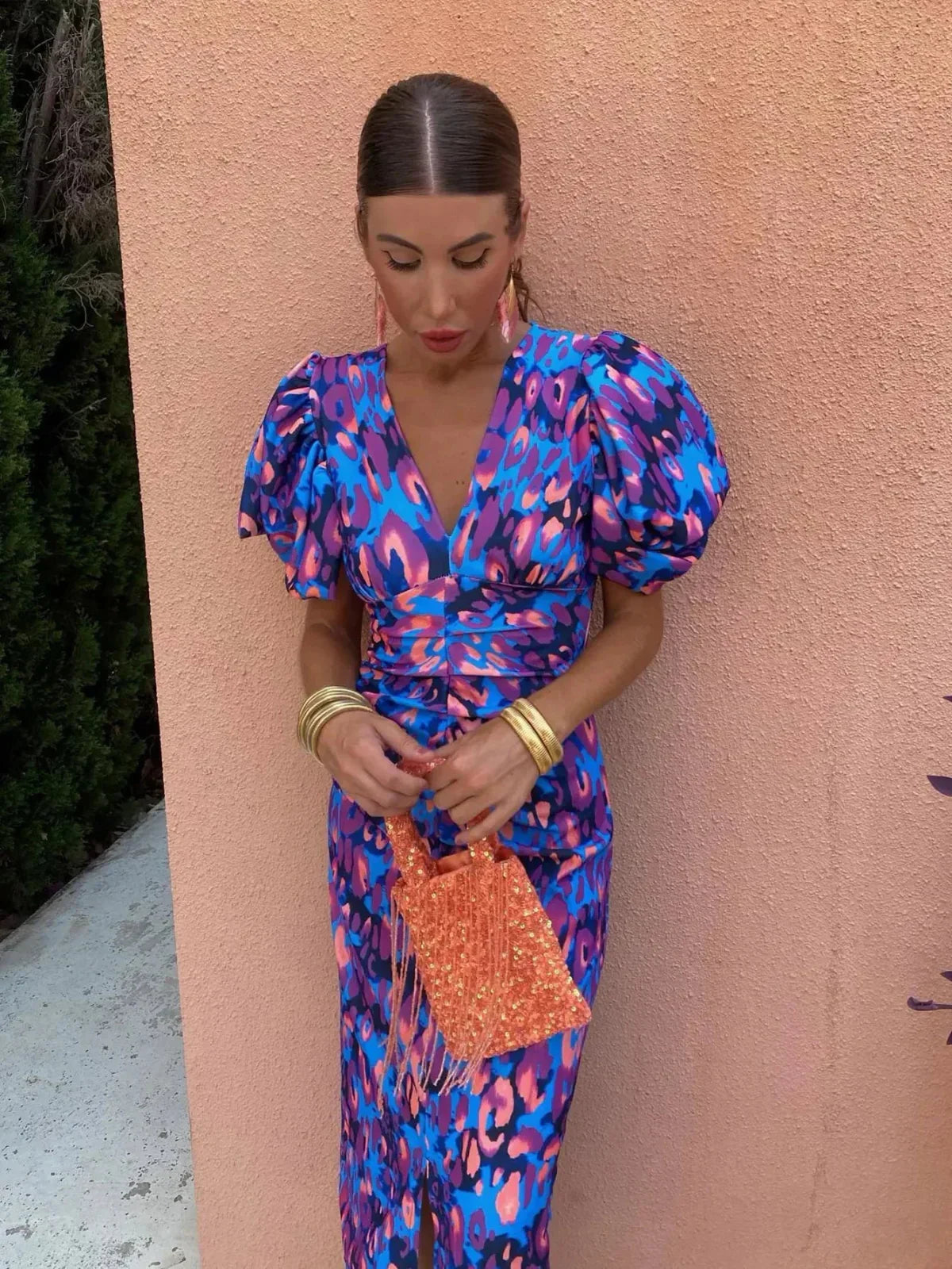 Lily – Rochie Midi Multicoloră cu Pliuri și Mâneci Bufante pentru Vară