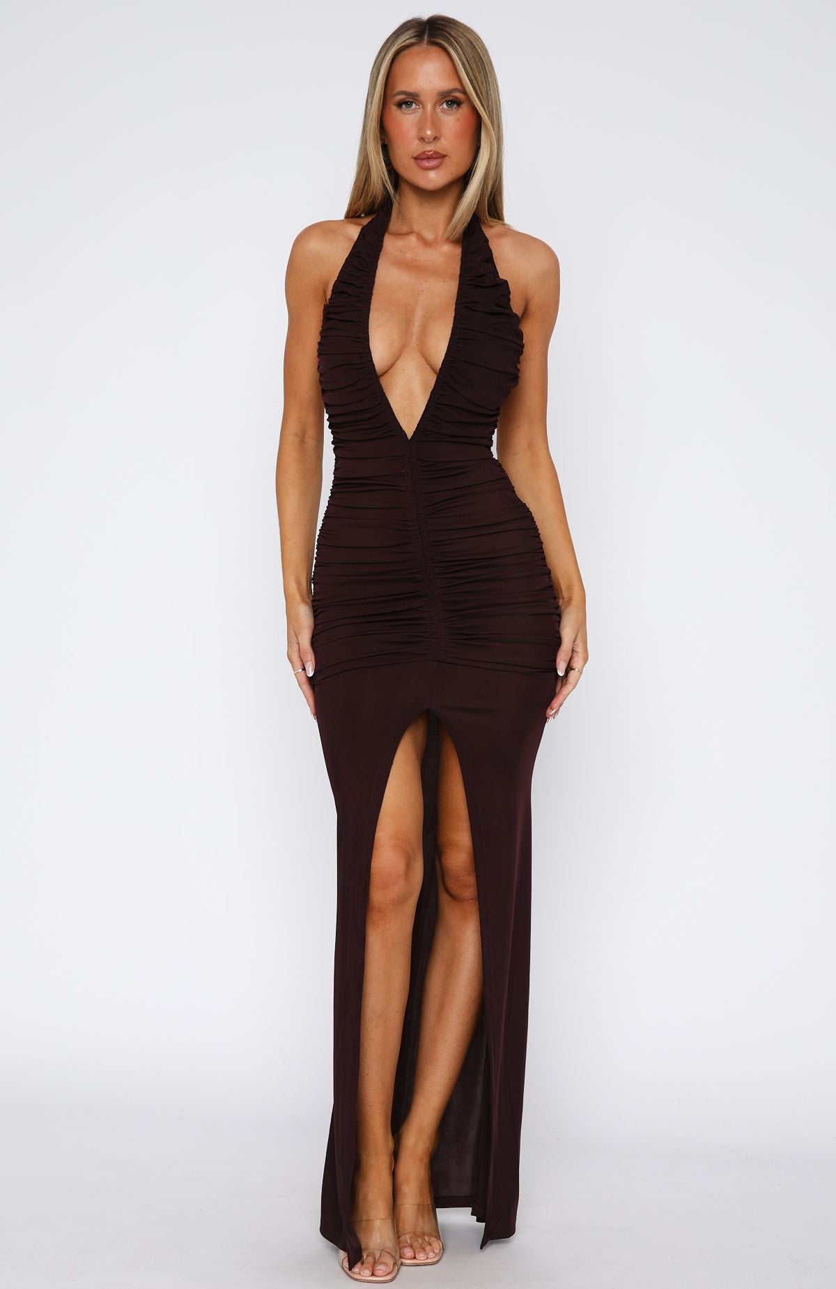 Freya – Rochie de Damă Maxi Elegantă cu Decolteu și Fustă Plisată