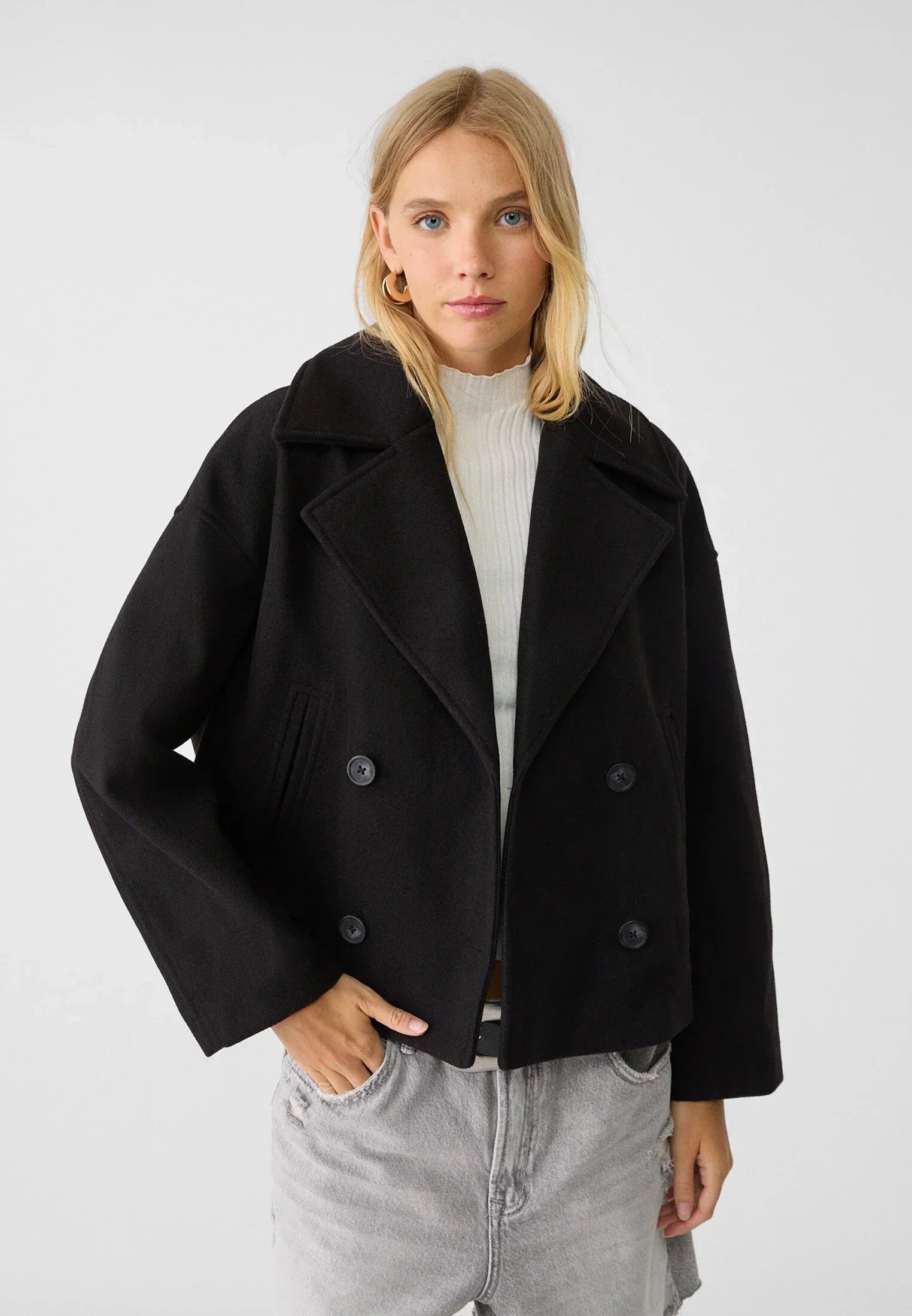 Stella – Blazer de Damă Elegant Cropped cu Rever Ascuțit